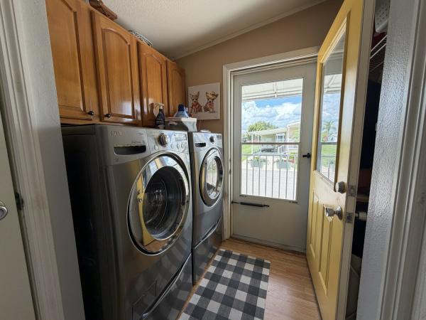 2000 Palm Harbor 2860A6 Mobile Home