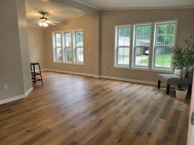 Photo 5 of 20 of home located at 247 Parkwood Road Elgin, IL 60123
