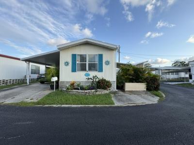 Photo 5 of 31 of home located at 370 53rd Ave N Saint Petersburg, FL 33703