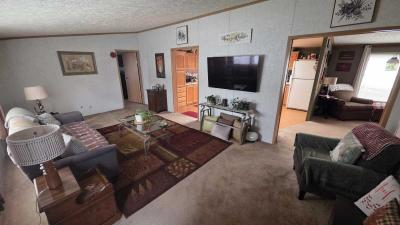 Photo 2 of 36 of home located at 25096 Canyon Cir Flat Rock, MI 48134