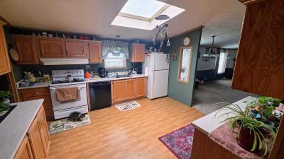 Photo 4 of 36 of home located at 25096 Canyon Cir Flat Rock, MI 48134