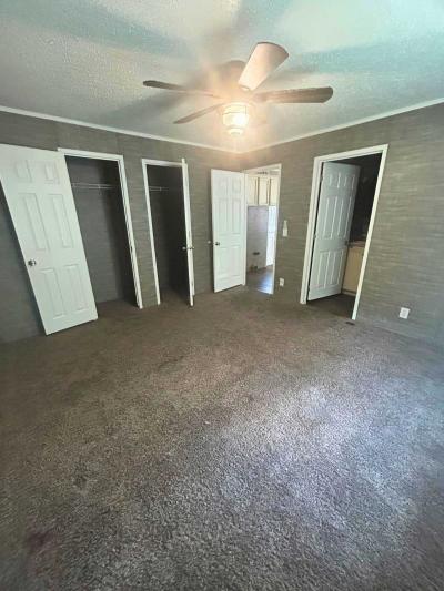 Photo 5 of 7 of home located at 413 Oakleaf Dr Saint Charles, MO 63301