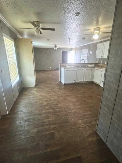 Photo 2 of 7 of home located at 413 Oakleaf Dr Saint Charles, MO 63301