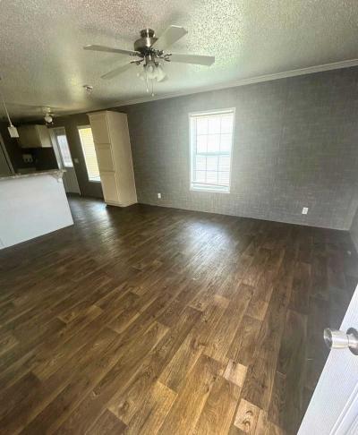 Photo 4 of 7 of home located at 413 Oakleaf Dr Saint Charles, MO 63301