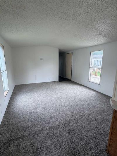 Photo 4 of 18 of home located at 2541 Horn Avenue Jackson, MI 49202