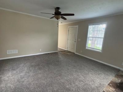 Photo 4 of 9 of home located at 297 Barkway Dr Kentwood, MI 49548