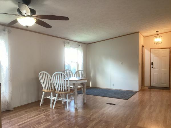 2000 Dutch 29743E Mobile Home