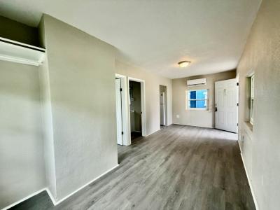 Photo 3 of 8 of home located at 8 East Main St Mount Dora, FL 32757