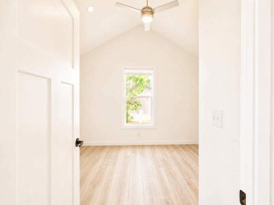 Photo 2 of 7 of home located at 3533 East Shoreline Irving, TX 75061