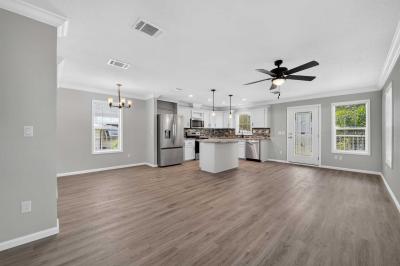 Photo 3 of 15 of home located at 2 La Vista Drive Winter Springs, FL 32708