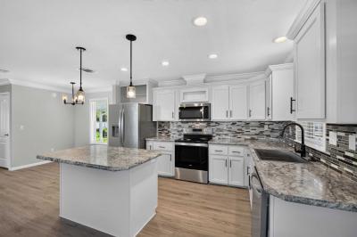 Photo 4 of 15 of home located at 2 La Vista Drive Winter Springs, FL 32708