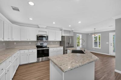 Photo 5 of 13 of home located at 102 La Vista Drive Winter Springs, FL 32708