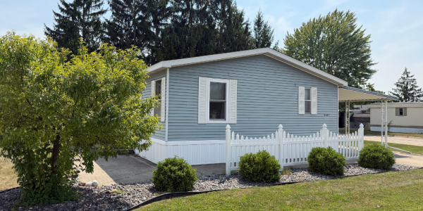 Photo 1 of 2 of home located at 6267 Berrywood Dr N Saginaw, MI 48603