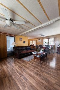 1976 Manufactured Home
