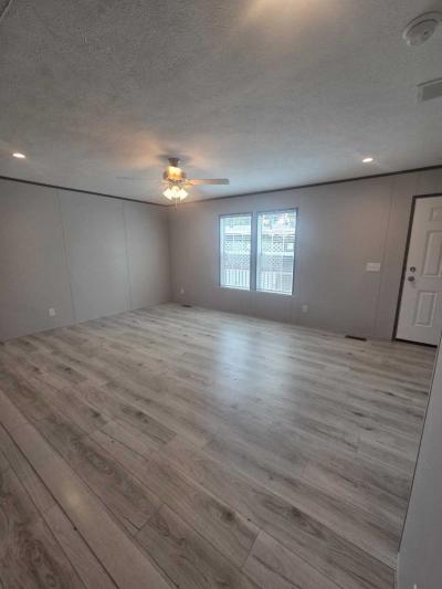 Photo 2 of 26 of home located at 8814 NE 106th Terr. #127 Kansas City, MO 64157