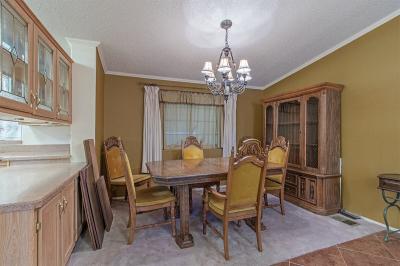 Photo 5 of 26 of home located at 106 Day Street Henderson, NV 89074