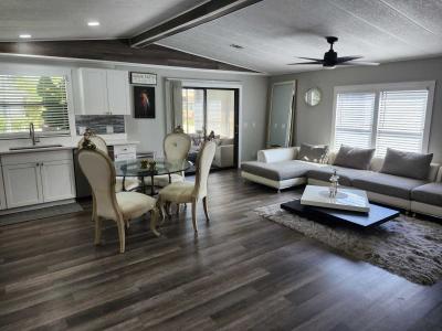 Photo 4 of 12 of home located at 1608 E. Mt. Vernon Lane Naples, FL 34110