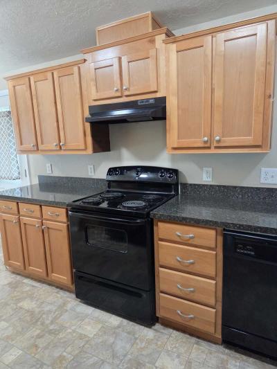 Photo 2 of 26 of home located at 14840 S Heather Glen Dr Oregon City, OR 97045