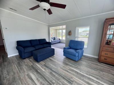 Photo 4 of 8 of home located at 2425 Harden Blvd Lot 216 Lakeland, FL 33803