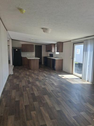 Photo 4 of 12 of home located at 1100 Eastline Rd Searcy, AR 72143