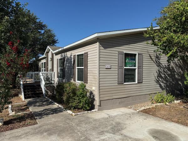 2016 SOLUTION 38SLT28603AH16 Mobile Home For Sale