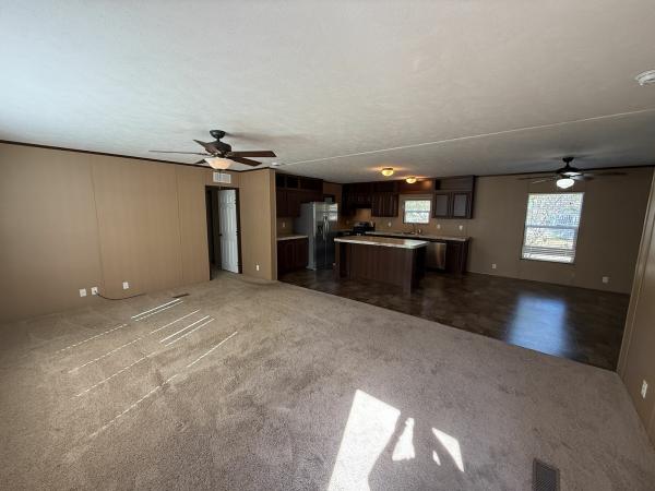 2016 SOLUTION 38SLT28603AH16 Manufactured Home