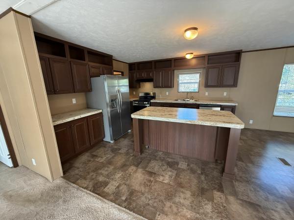 2016 SOLUTION 38SLT28603AH16 Manufactured Home