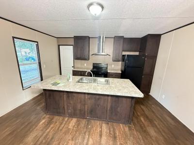 Photo 2 of 18 of home located at 1600 Rosharon Rd Trl 38 Alvin, TX 77511