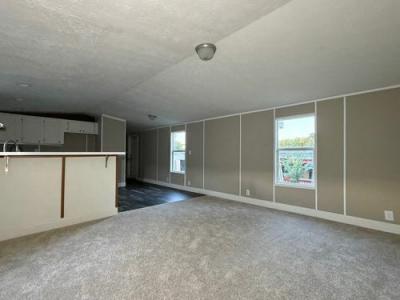 Photo 4 of 25 of home located at 9929 Silo Way Louisville, KY 40291