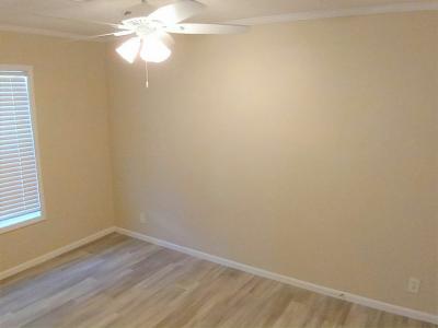 Photo 5 of 12 of home located at 1630 Balkin Rd #101 Tallahassee, FL 32305