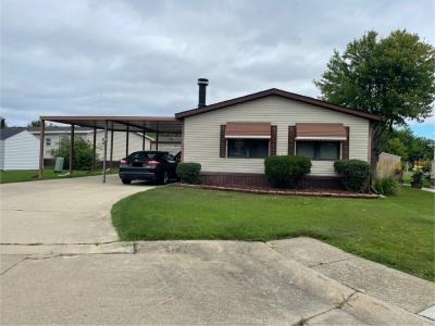 Photo 2 of 11 of home located at 14537 Leeds Court Shelby Township, MI 48315