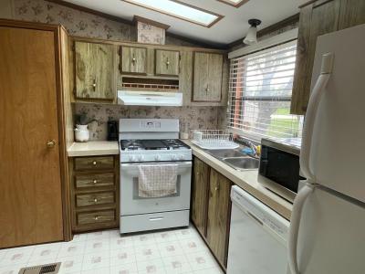 Photo 3 of 11 of home located at 14537 Leeds Court Shelby Township, MI 48315