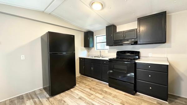 1986 Classic Housing Express Mobile Home