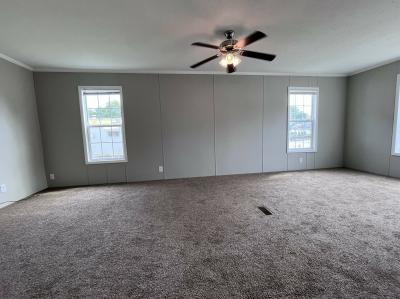 Photo 4 of 9 of home located at 40694 Heath Ct Sterling Heights, MI 48310