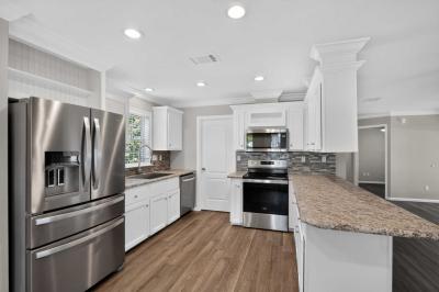 Photo 5 of 13 of home located at 154 Hacienda Drive Winter Springs, FL 32708