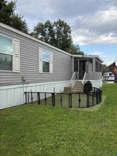 Photo 4 of 27 of home located at 22 Target Street Newark, OH 43055