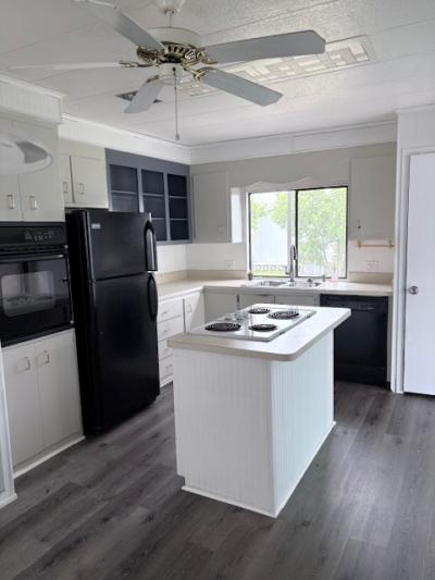 Photo 4 of 40 of home located at 331 Ivywood Lane Naples, FL 34112