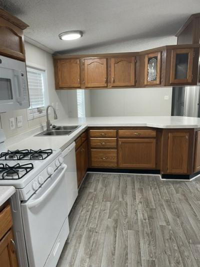Photo 4 of 12 of home located at 22020 Castelle Dr, #158 Romulus, MI 48174