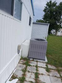 1975 SOUT Manufactured Home
