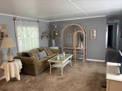 Photo 4 of 13 of home located at 104 Oakhill Key Ct Valrico, FL 33594