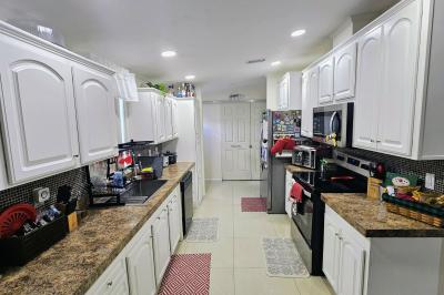 Photo 4 of 9 of home located at 18736 SW 344th Ter Homestead, FL 33034