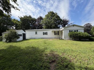 Photo 2 of 26 of home located at 15 Leewood Trail Nashua, NH 03062