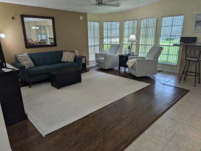 Photo 4 of 18 of home located at 222 Golf View Dr Auburndale, FL 33823