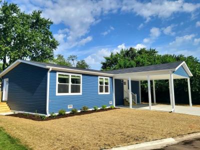 Photo 2 of 20 of home located at 1154 Candlewood Road Elgin, IL 60123