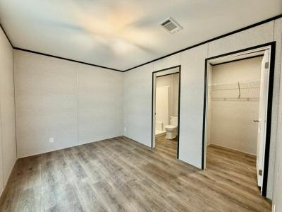 Photo 5 of 10 of home located at 1250 Lakeview Drive #49 Deland, FL 32720