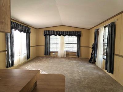 Photo 4 of 9 of home located at 328 Ashwood Avenue Elyria, OH 44035