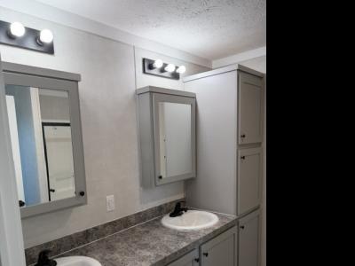 Photo 4 of 10 of home located at 528 Birchwood Circle La Grange, KY 40031