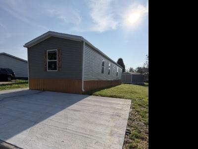 Photo 2 of 10 of home located at 528 Birchwood Circle La Grange, KY 40031