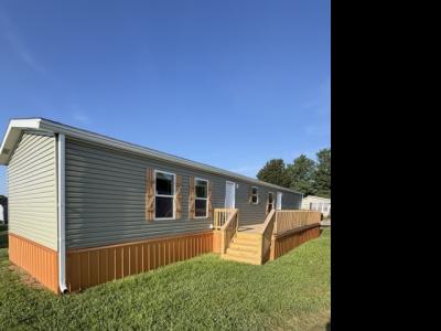 Photo 3 of 10 of home located at 528 Birchwood Circle La Grange, KY 40031