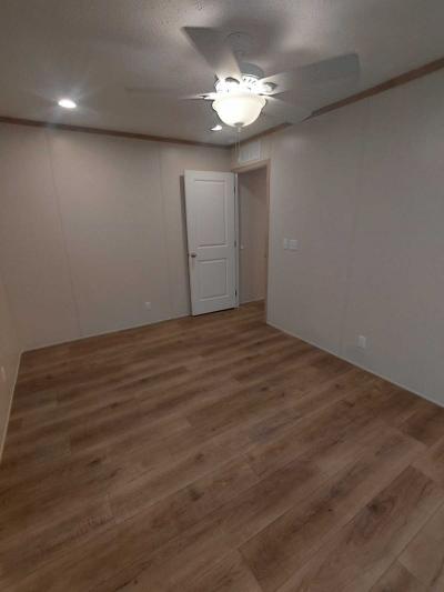 Photo 5 of 14 of home located at 284 Kathy Circle Jackson, MI 49202